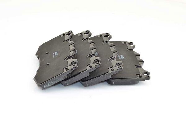 BSG 15-200-054 | Fren Balatası Ön  Land Rover Range Rover Discovery III-IV Sport  2.0 Td4-3.0 D-4.4 D-5.0 13-19