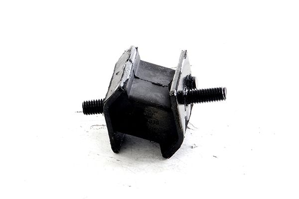 BSG 15-700-039 | Şanzuman Takozu Sağ / Otom E36-E34 Bm 91-95