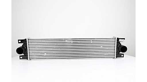 BSG 75-535-002 | Turbo Radyatörü Intercooler 738 X 175.3 X 40 Master 2.2-2.5 DCI 2011-