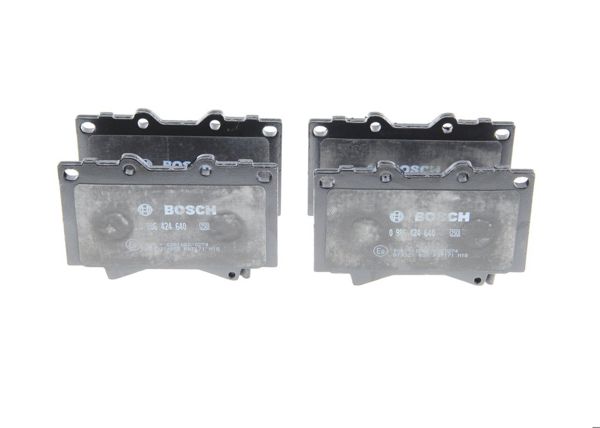 BOSCH 0986424640 | Balata Fren Ön-(Toyota Landcrusıer 98 / 08 4.2Td-4.7)