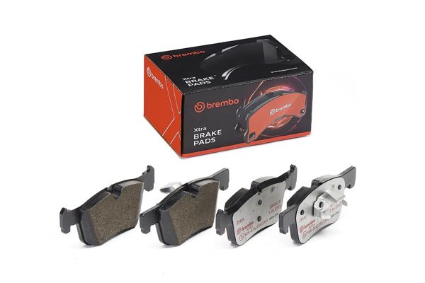BREMBO P06070X | Ön Fren Balata Takımı F30-F32-F36 Benzinli