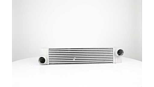 BSG 15-535-018 | Turbo Radyatörü 17517790846 E65-E66 Land Rover Range Rover III M57n-3.0 D 01-12