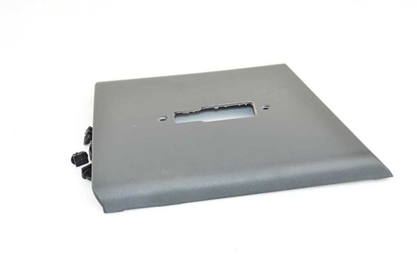 BSG 70-922-045 | Orta Dırek Çıtası Sağ (Sinyal Delikli)