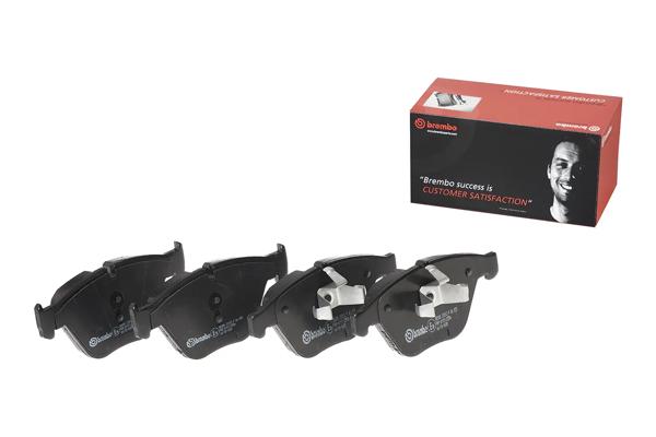 BREMBO P06055 | Fren Balatası Ön BMW E90/E91/E92/E93 N20/N26/N43/N46/N47/N52/N53 04-19