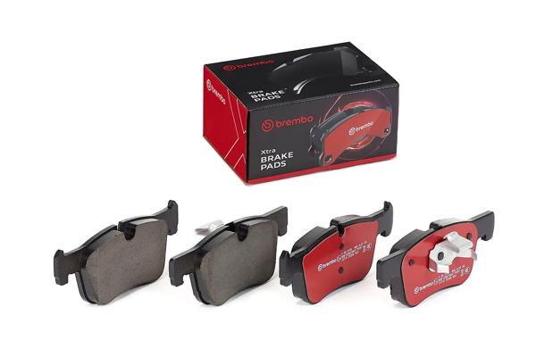 BREMBO P06070X | Ön Fren Balata Takımı F30-F32-F36 Benzinli