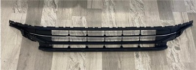 GKL 294122 | Ön Tampon Alt Orta Izgara Passat B8.5 Elegance/Business 15-