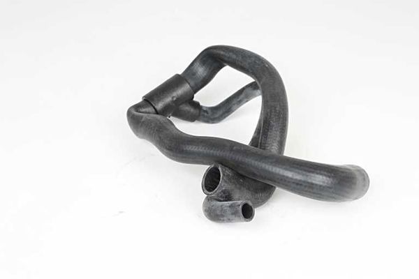 BSG 65-700-447 | Radyatör Hortumu Alt Çıkıs